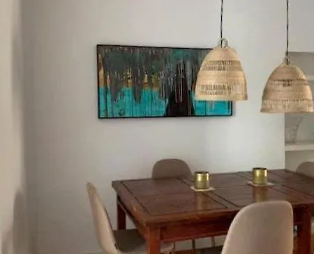 Charming Apartment In Estrela 리스본